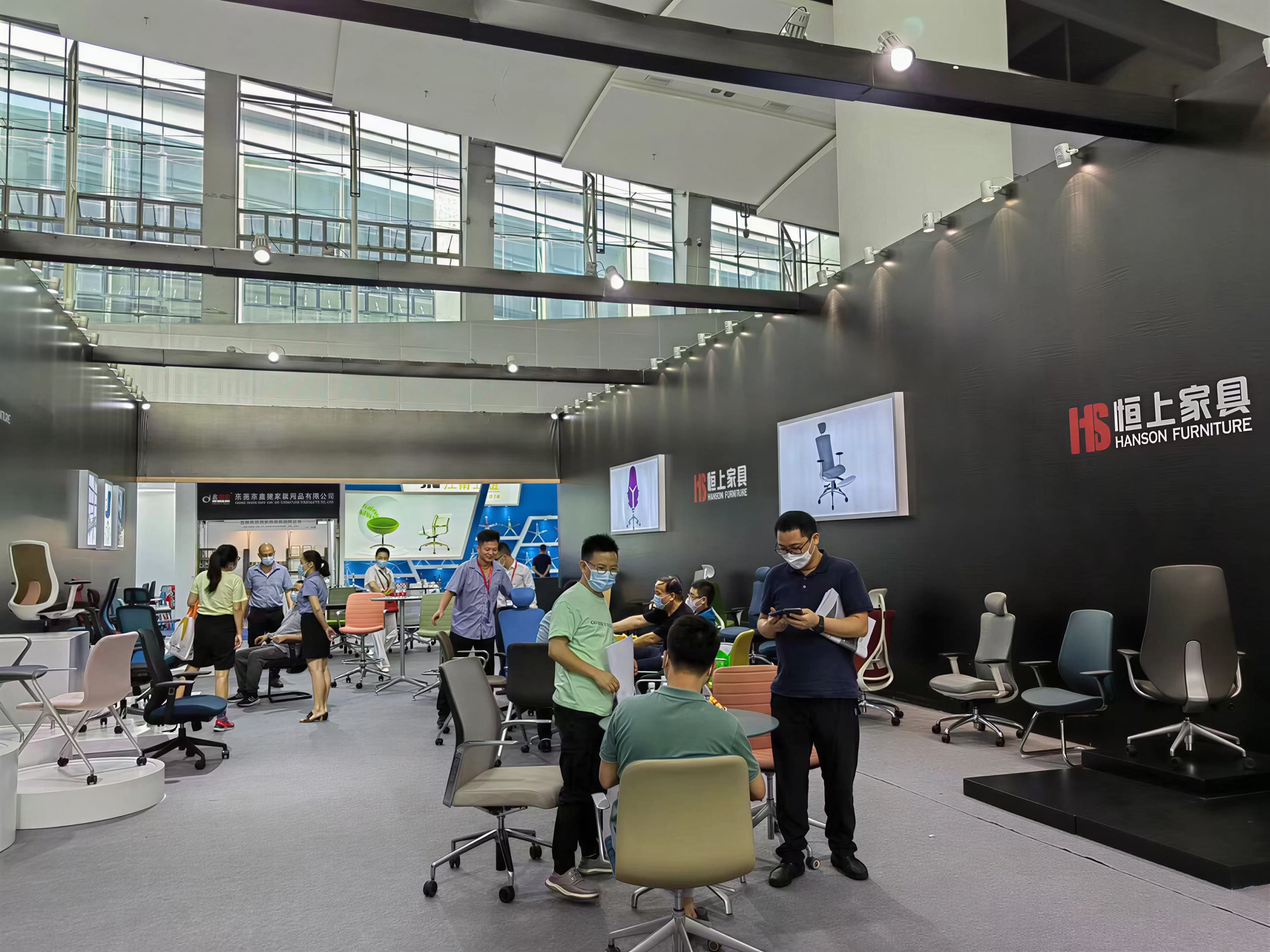 CIFF広州展示会のHANSON FURNITUREブース全景