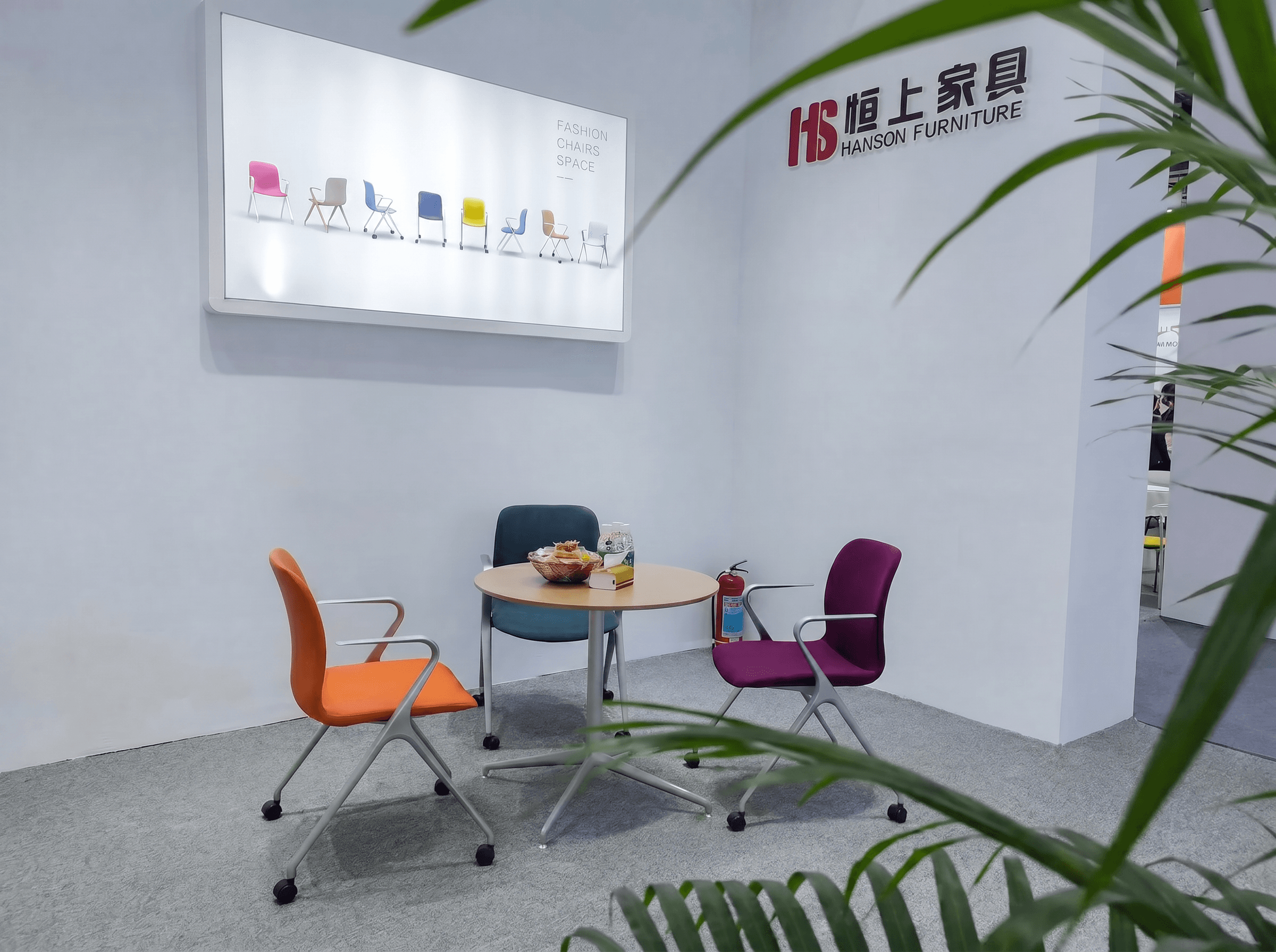 Hanson Furnitureの商談スペース向けチェア展示